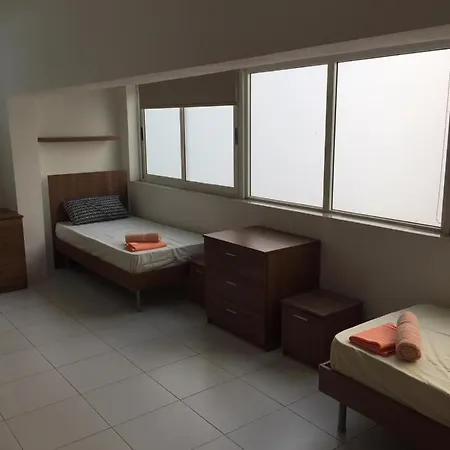 بيت ضيافة Paceville Butts Inn سانت جوليان
