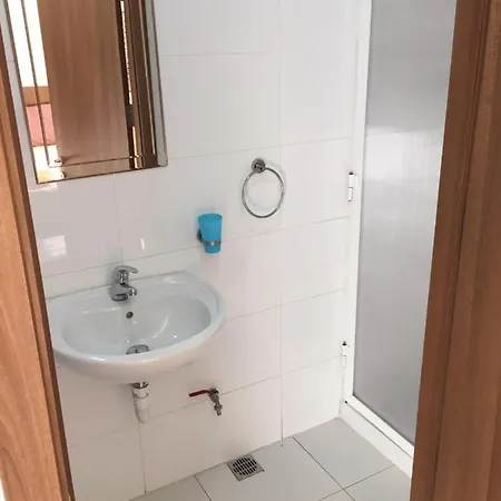 Paceville Butts Inn بيت ضيافة