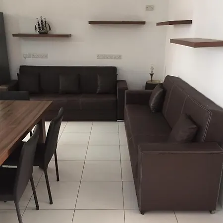 بيت ضيافة Paceville Butts Inn *